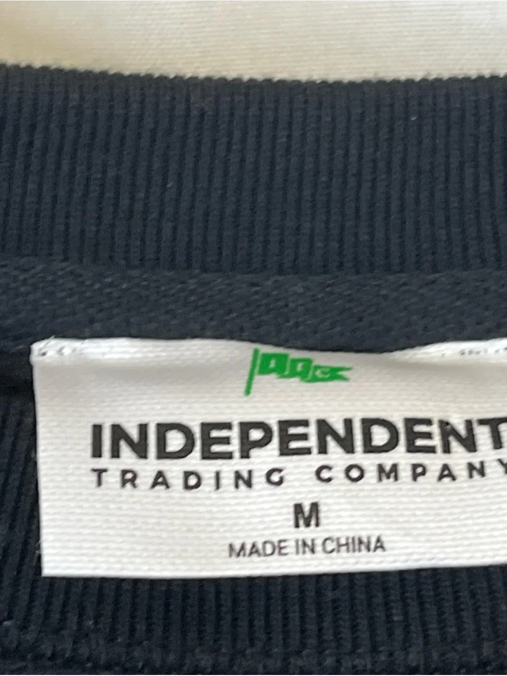 Y2K Independent Trading Company Fit Long Sleeve Shirt Men Black Crew Neck  M